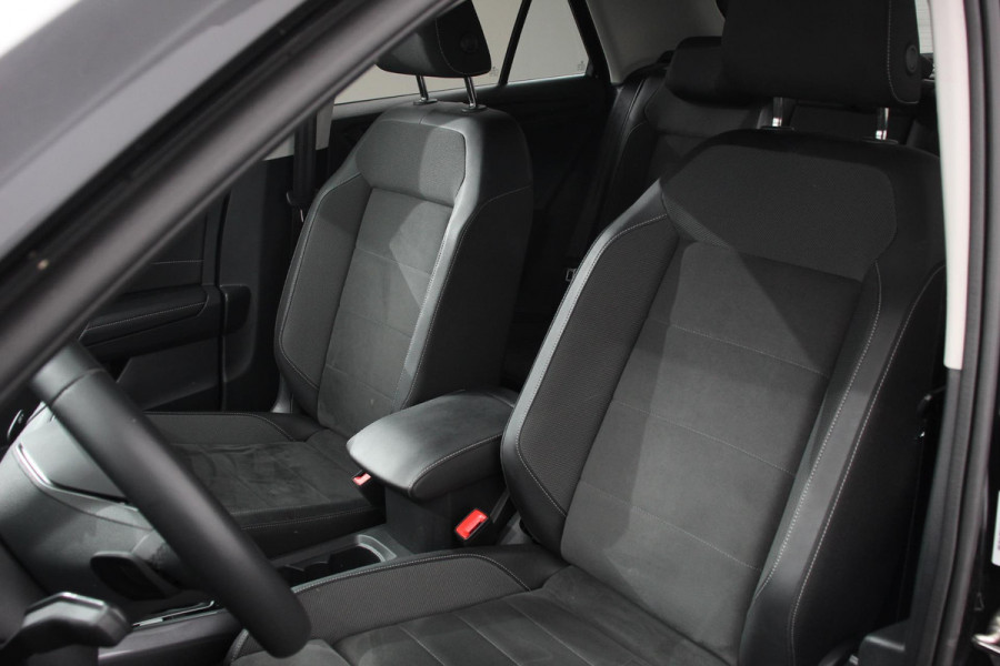 Volkswagen T-Roc 1.5 TSI 150pk DSG Style | Navigatie | Climate Control | Parkeer sensoren | Adaptive Cruise Control | Led | Dab