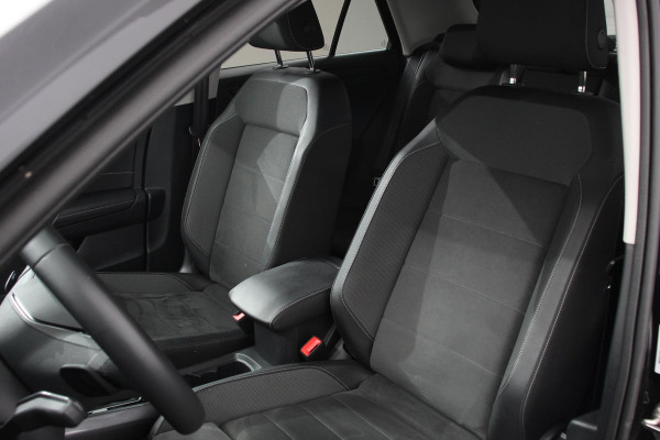 Volkswagen T-Roc 1.5 TSI 150pk DSG Style | Navigatie | Climate Control | Parkeer sensoren | Adaptive Cruise Control | Led | Dab