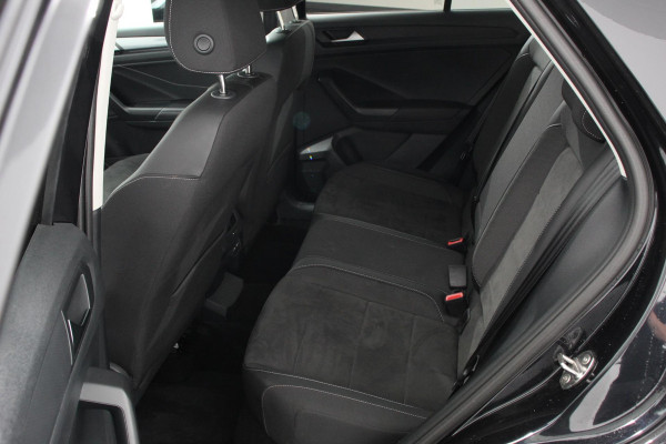 Volkswagen T-Roc 1.5 TSI 150pk DSG Style | Navigatie | Climate Control | Parkeer sensoren | Adaptive Cruise Control | Led | Dab