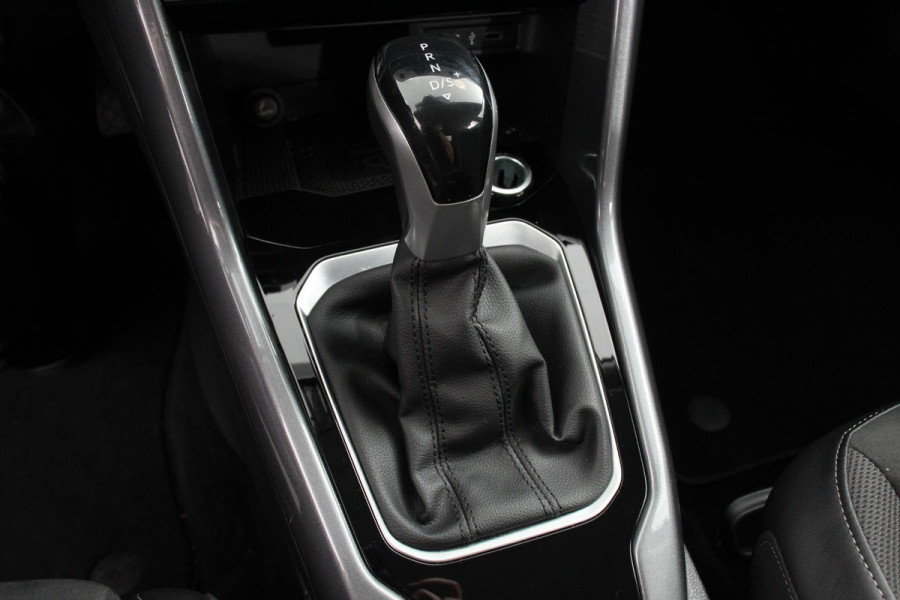 Volkswagen T-Roc 1.5 TSI 150pk DSG Style | Navigatie | Climate Control | Parkeer sensoren | Adaptive Cruise Control | Led | Dab