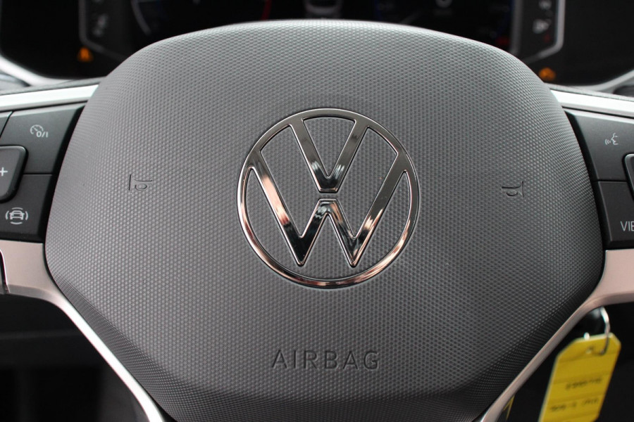 Volkswagen T-Roc 1.5 TSI 150pk DSG Style | Navigatie | Climate Control | Parkeer sensoren | Adaptive Cruise Control | Led | Dab