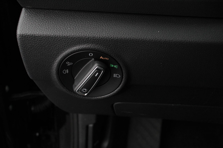 Volkswagen T-Roc 1.5 TSI 150pk DSG Style | Navigatie | Climate Control | Parkeer sensoren | Adaptive Cruise Control | Led | Dab