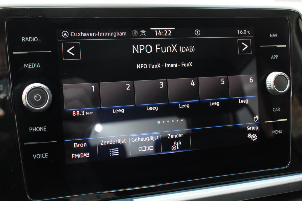 Volkswagen T-Roc 1.5 TSI 150pk DSG Style | Navigatie | Climate Control | Parkeer sensoren | Adaptive Cruise Control | Led | Dab