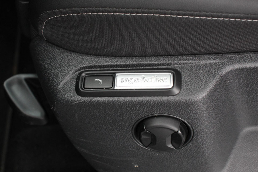 Volkswagen T-Roc 1.5 TSI 150pk DSG Style | Navigatie | Climate Control | Parkeer sensoren | Adaptive Cruise Control | Led | Dab