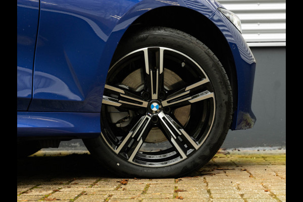BMW 3 Serie Touring 330e M-Sport - Pano - Trekhaak - ACC - Hifi - Camera