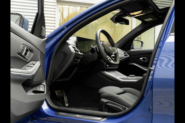 BMW 3 Serie Touring 330e M-Sport - Pano - Trekhaak - ACC - Hifi - Camera