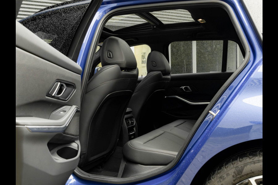 BMW 3 Serie Touring 330e M-Sport - Pano - Trekhaak - ACC - Hifi - Camera
