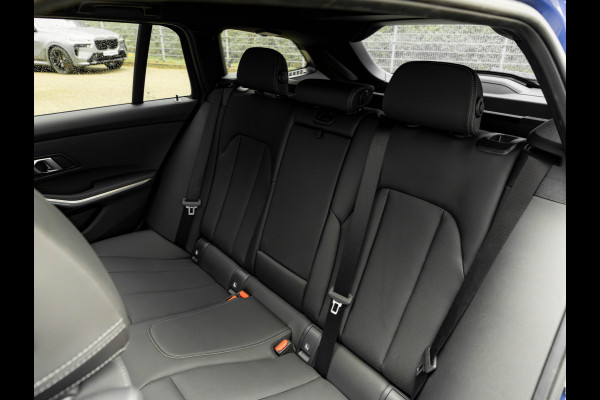 BMW 3 Serie Touring 330e M-Sport - Pano - Trekhaak - ACC - Hifi - Camera
