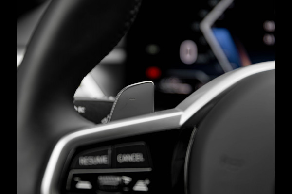 BMW 3 Serie Touring 330e M-Sport - Pano - Trekhaak - ACC - Hifi - Camera