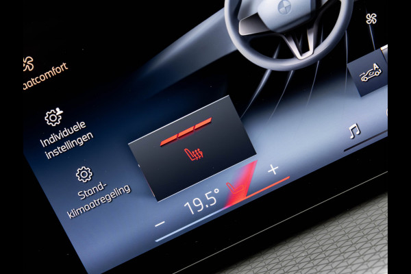 BMW 3 Serie Touring 330e M-Sport - Pano - Trekhaak - ACC - Hifi - Camera