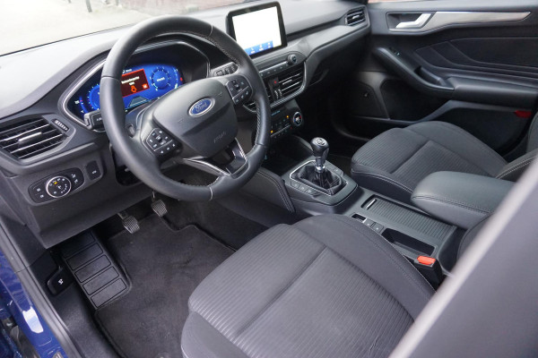 Ford FOCUS Wagon 1.0 EcoB.125PK Hybrid Titanium X Bus./Trekhaak/ Winter+Technologypack. Ford FOCUS Wagon 1.0 EcoB.125PK Hybrid Titanium X Bus./Trekhaak/ Winter+Technologypack.