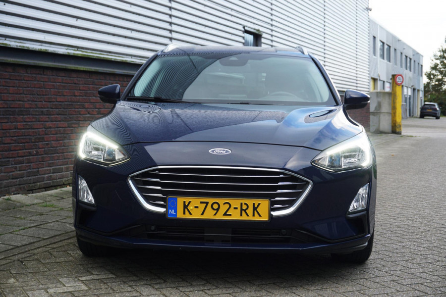 Ford FOCUS Wagon 1.0 EcoB.125PK Hybrid Titanium X Bus./Trekhaak/ Winter+Technologypack. Ford FOCUS Wagon 1.0 EcoB.125PK Hybrid Titanium X Bus./Trekhaak/ Winter+Technologypack.