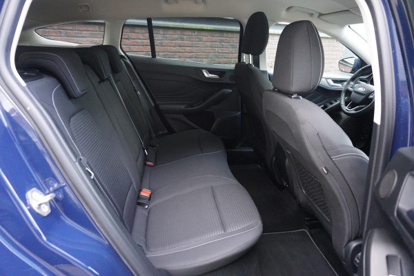 Ford FOCUS Wagon 1.0 EcoB.125PK Hybrid Titanium X Bus./Trekhaak/ Winter+Technologypack. Ford FOCUS Wagon 1.0 EcoB.125PK Hybrid Titanium X Bus./Trekhaak/ Winter+Technologypack.