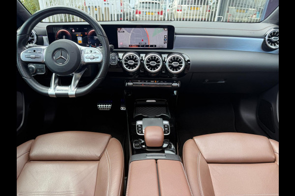 Mercedes-Benz A-Klasse 220 4MATIC | AMG | Pano | Sfeer | LED Mercedes-Benz A-Klasse 220 4MATIC | AMG | Pano | Sfeer | LED