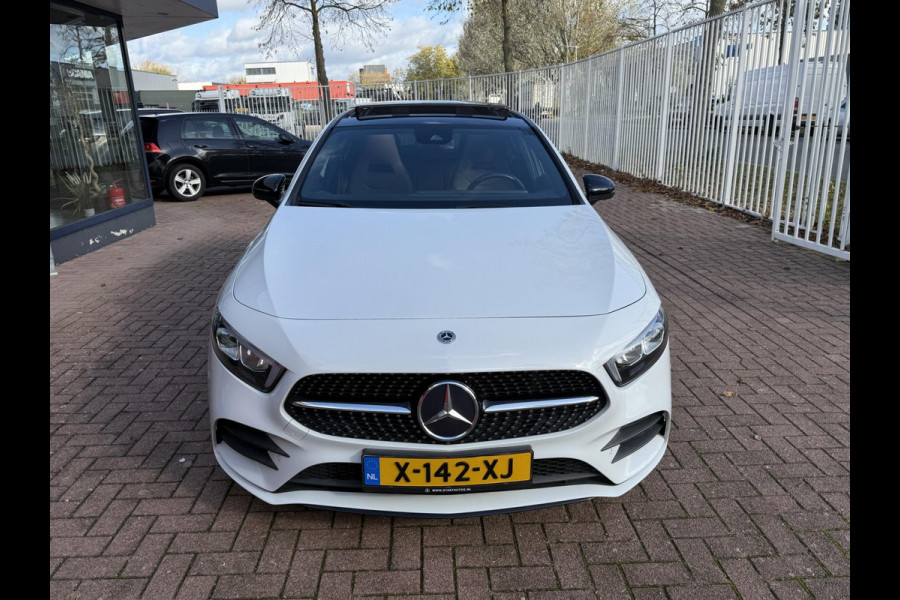Mercedes-Benz A-Klasse 220 4MATIC | AMG | Pano | Sfeer | LED Mercedes-Benz A-Klasse 220 4MATIC | AMG | Pano | Sfeer | LED