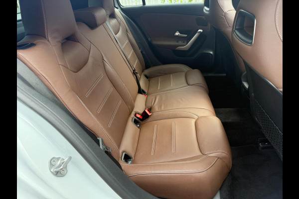 Mercedes-Benz A-Klasse 220 4MATIC | AMG | Pano | Sfeer | LED Mercedes-Benz A-Klasse 220 4MATIC | AMG | Pano | Sfeer | LED