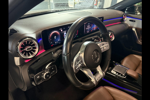 Mercedes-Benz A-Klasse 220 4MATIC | AMG | Pano | Sfeer | LED Mercedes-Benz A-Klasse 220 4MATIC | AMG | Pano | Sfeer | LED