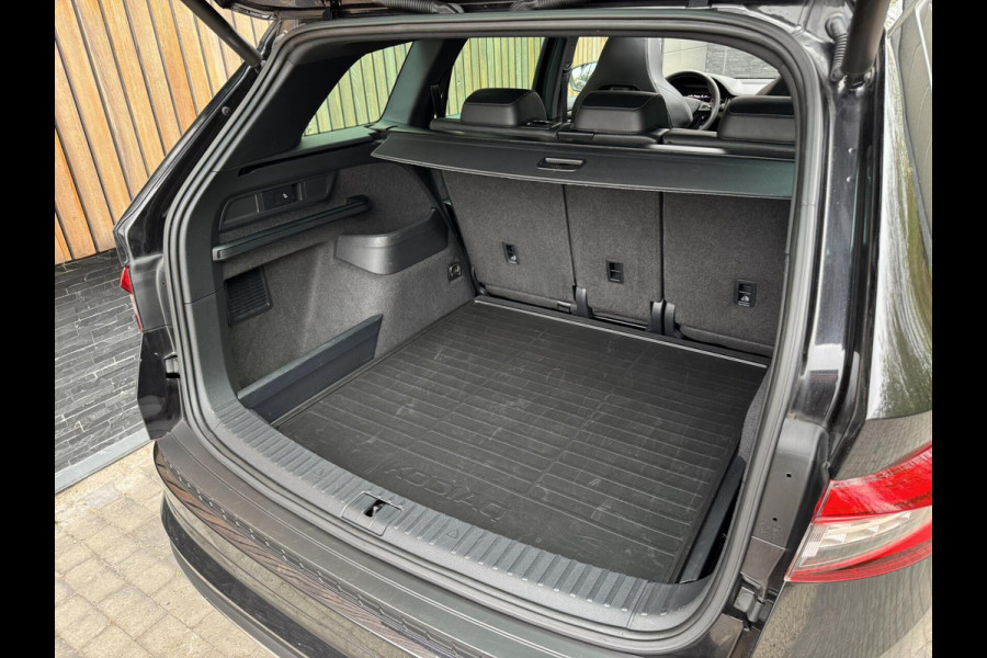 Škoda Kodiaq 1.5 TSI Sportline Automaat | Panoramadak | ACC adaptieve cruise control | 20 inch lichtmetalen velgen | Dodehoek detectie | LED Škoda Kodiaq 1.5 TSI Sportline Automaat | Panoramadak | ACC adaptieve cruise control | 20 inch lichtmetalen velgen | Dodehoek detectie | LED