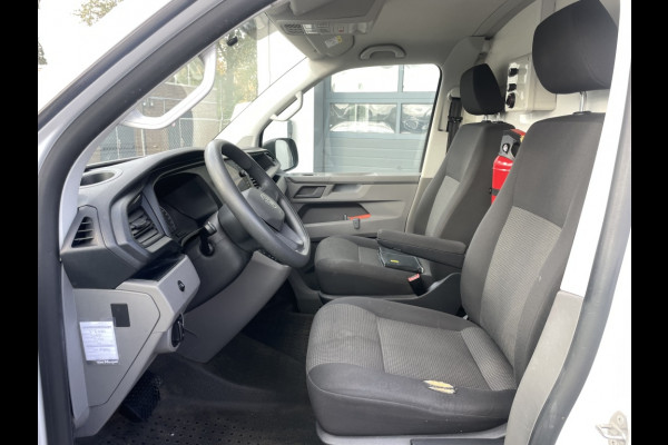 Volkswagen Transporter 2.0 TDI 150PK DSG Dierenvervoer Volkswagen Transporter 2.0 TDI 150PK DSG Dierenvervoer