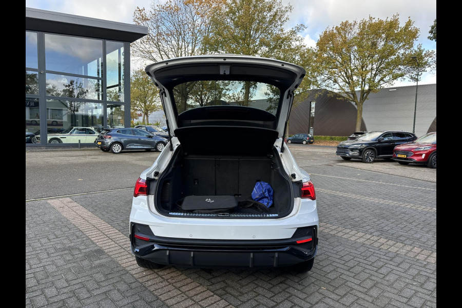 Audi Q3 Sportback 45 TFSI e S Edition PLUG IN HYBRIDE||2x S-LINE BINNEN + BUITEN| ADAPTIVE CRUISE| DODE HOEK | ELEK. TREKHAAK| DIG. DASH| Audi Q3 Sportback 45 TFSI e S Edition PLUG IN HYBRIDE||2x S-LINE BINNEN + BUITEN| ADAPTIVE CRUISE| DODE HOEK | ELEK. TREKHAAK| DIG. DASH|