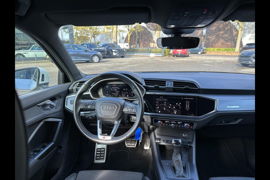 Audi Q3 Sportback 45 TFSI e S Edition PLUG IN HYBRIDE||2x S-LINE BINNEN + BUITEN| ADAPTIVE CRUISE| DODE HOEK | ELEK. TREKHAAK| DIG. DASH| Audi Q3 Sportback 45 TFSI e S Edition PLUG IN HYBRIDE||2x S-LINE BINNEN + BUITEN| ADAPTIVE CRUISE| DODE HOEK | ELEK. TREKHAAK| DIG. DASH|