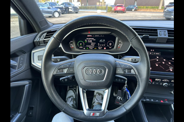 Audi Q3 Sportback 45 TFSI e S Edition PLUG IN HYBRIDE||2x S-LINE BINNEN + BUITEN| ADAPTIVE CRUISE| DODE HOEK | ELEK. TREKHAAK| DIG. DASH| Audi Q3 Sportback 45 TFSI e S Edition PLUG IN HYBRIDE||2x S-LINE BINNEN + BUITEN| ADAPTIVE CRUISE| DODE HOEK | ELEK. TREKHAAK| DIG. DASH|