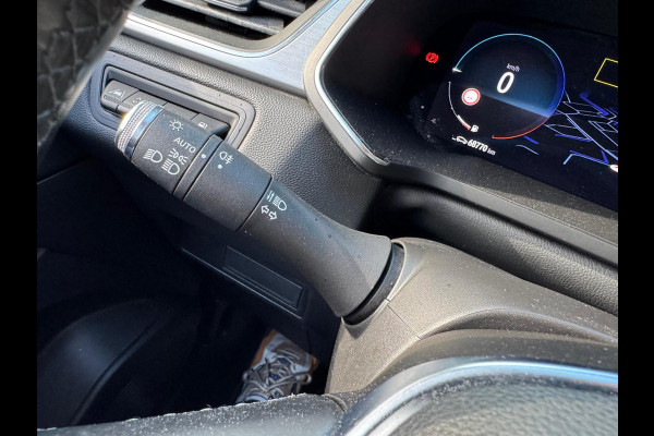 Renault Captur 1.6 E-Tech Plug-in Hybrid 160 Intens Trekhaak / Groot Navi / LM velgen / Clima / Full LED