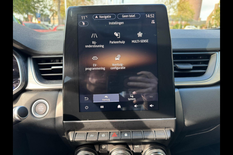 Renault Captur 1.6 E-Tech Plug-in Hybrid 160 Intens Trekhaak / Groot Navi / LM velgen / Clima / Full LED