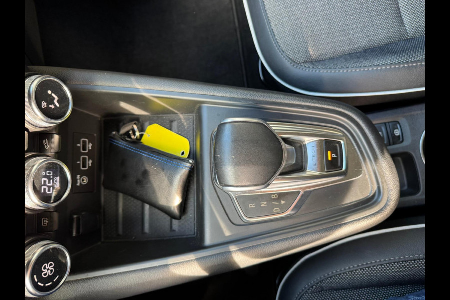 Renault Captur 1.6 E-Tech Plug-in Hybrid 160 Intens Trekhaak / Groot Navi / LM velgen / Clima / Full LED