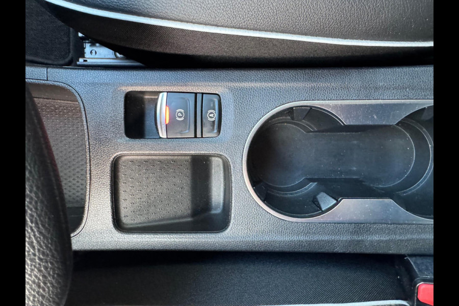 Renault Captur 1.6 E-Tech Plug-in Hybrid 160 Intens Trekhaak / Groot Navi / LM velgen / Clima / Full LED