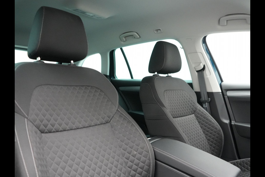 Škoda Superb Combi 1.4 TSI iV Ambition Plug In Hybrid 218pk Dealer O.H PHEV | Adaptive Cruise | Camera | Stoelen & Stuur Verwarmd | Canton Audio | Apple Carplay | Blis | Keyless | Navigatie | Virtual | DAB |