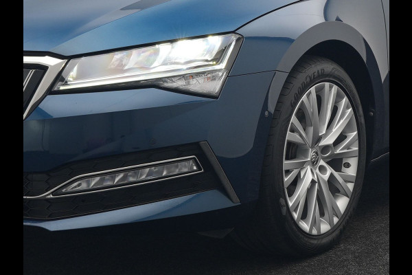 Škoda Superb Combi 1.4 TSI iV Ambition Plug In Hybrid 218pk Dealer O.H PHEV | Adaptive Cruise | Camera | Stoelen & Stuur Verwarmd | Canton Audio | Apple Carplay | Blis | Keyless | Navigatie | Virtual | DAB |