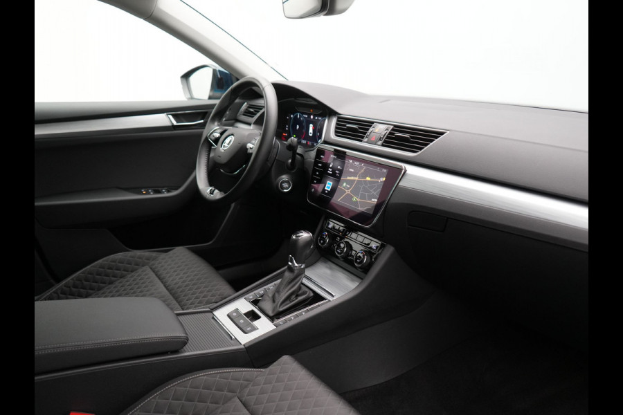 Škoda Superb Combi 1.4 TSI iV Ambition Plug In Hybrid 218pk Dealer O.H PHEV | Adaptive Cruise | Camera | Stoelen & Stuur Verwarmd | Canton Audio | Apple Carplay | Blis | Keyless | Navigatie | Virtual | DAB |