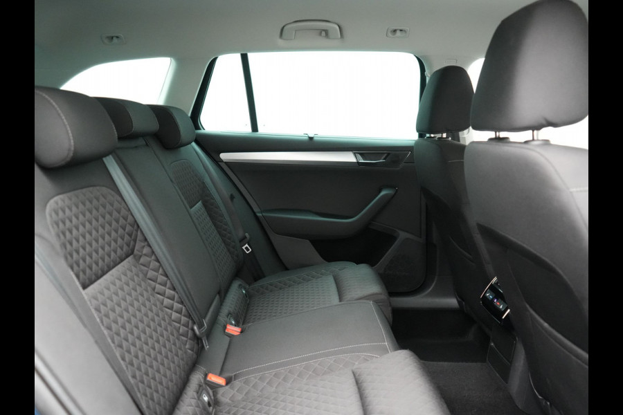 Škoda Superb Combi 1.4 TSI iV Ambition Plug In Hybrid 218pk Dealer O.H PHEV | Adaptive Cruise | Camera | Stoelen & Stuur Verwarmd | Canton Audio | Apple Carplay | Blis | Keyless | Navigatie | Virtual | DAB |