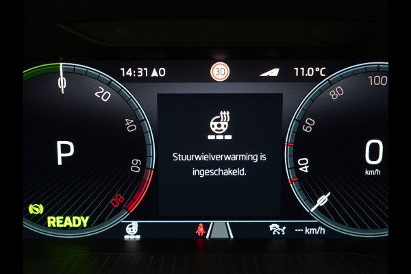 Škoda Superb Combi 1.4 TSI iV Ambition Plug In Hybrid 218pk Dealer O.H PHEV | Adaptive Cruise | Camera | Stoelen & Stuur Verwarmd | Canton Audio | Apple Carplay | Blis | Keyless | Navigatie | Virtual | DAB |