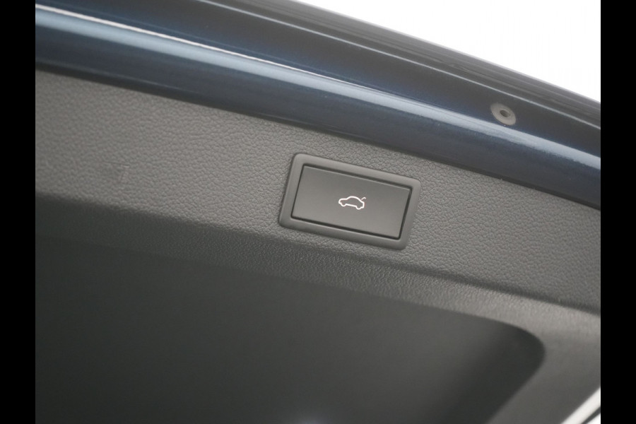 Škoda Superb Combi 1.4 TSI iV Ambition Plug In Hybrid 218pk Dealer O.H PHEV | Adaptive Cruise | Camera | Stoelen & Stuur Verwarmd | Canton Audio | Apple Carplay | Blis | Keyless | Navigatie | Virtual | DAB |