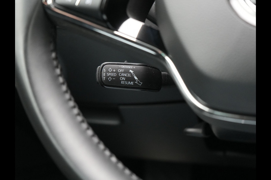 Škoda Superb Combi 1.4 TSI iV Ambition Plug In Hybrid 218pk Dealer O.H PHEV | Adaptive Cruise | Camera | Stoelen & Stuur Verwarmd | Canton Audio | Apple Carplay | Blis | Keyless | Navigatie | Virtual | DAB |