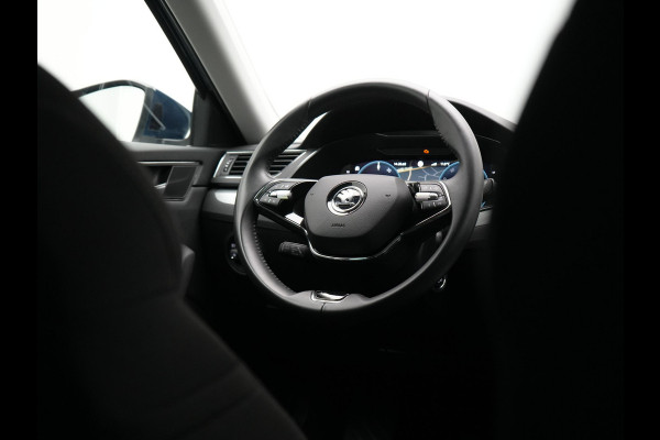 Škoda Superb Combi 1.4 TSI iV Ambition Plug In Hybrid 218pk Dealer O.H PHEV | Adaptive Cruise | Camera | Stoelen & Stuur Verwarmd | Canton Audio | Apple Carplay | Blis | Keyless | Navigatie | Virtual | DAB |