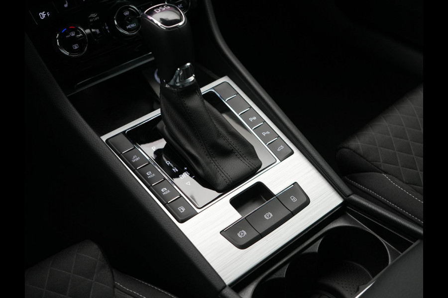 Škoda Superb Combi 1.4 TSI iV Ambition Plug In Hybrid 218pk Dealer O.H PHEV | Adaptive Cruise | Camera | Stoelen & Stuur Verwarmd | Canton Audio | Apple Carplay | Blis | Keyless | Navigatie | Virtual | DAB |