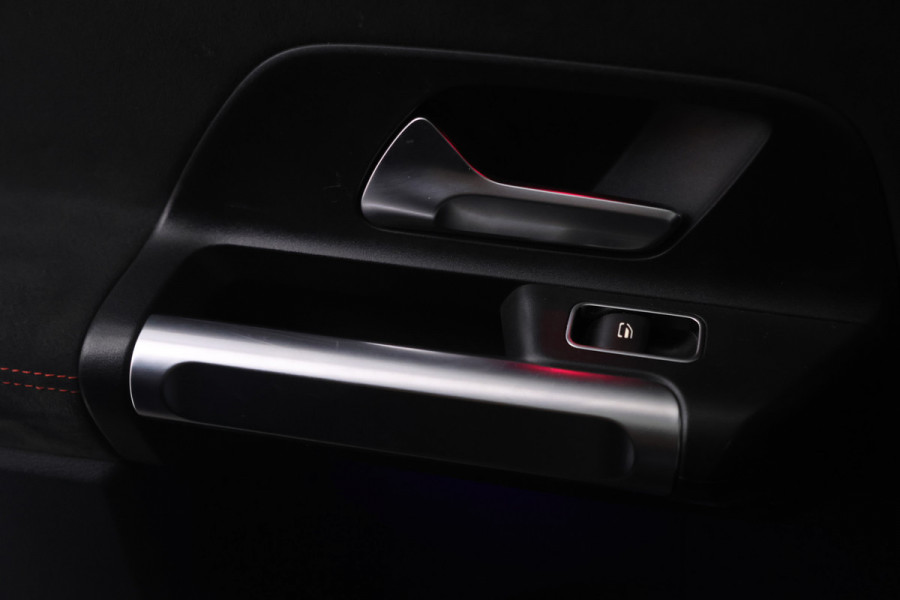 Mercedes-Benz Glb 180 AMG Line 7p. Automaat, 7 Persoons, Navigatie, etc. Mercedes-Benz Glb 180 AMG Line 7p. Automaat, 7 Persoons, Navigatie, etc.