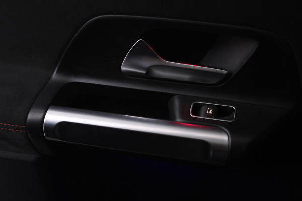 Mercedes-Benz Glb 180 AMG Line 7p. Automaat, 7 Persoons, Navigatie, etc. Mercedes-Benz Glb 180 AMG Line 7p. Automaat, 7 Persoons, Navigatie, etc.