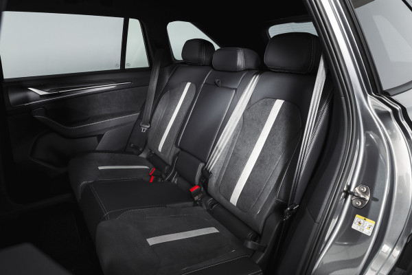 Škoda Kodiaq 1.5 TSI PHEV Sportline Business | DCC+ | Elek. Trekhaak | Dig. Cockpit | Adapt Cruise | Memory | Winterpakket | Camera | NAV + App. Connect | ECC | DAB | Elek. Klep | LM 20" | 2947