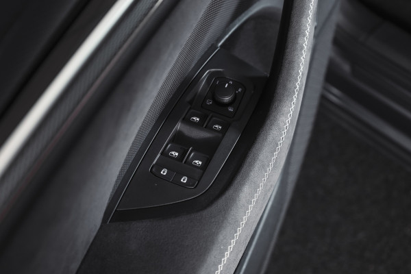 Škoda Kodiaq 1.5 TSI PHEV Sportline Business | DCC+ | Elek. Trekhaak | Dig. Cockpit | Adapt Cruise | Memory | Winterpakket | Camera | NAV + App. Connect | ECC | DAB | Elek. Klep | LM 20" | 2947