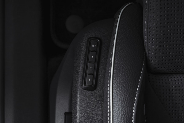 Škoda Kodiaq 1.5 TSI PHEV Sportline Business | DCC+ | Elek. Trekhaak | Dig. Cockpit | Adapt Cruise | Memory | Winterpakket | Camera | NAV + App. Connect | ECC | DAB | Elek. Klep | LM 20" | 3559 Škoda Kodiaq 1.5 TSI PHEV Sportline Business | DCC+ | Elek. Trekhaak | Dig. Cockpit | Adapt Cruise | Memory | Winterpakket | Camera | NAV + App. Connect | ECC | DAB | Elek. Klep | LM 20" | 3559