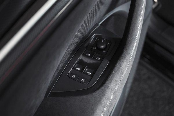 Škoda Kodiaq 1.5 TSI PHEV Sportline Business | DCC+ | Elek. Trekhaak | Dig. Cockpit | Adapt Cruise | Memory | Winterpakket | Camera | NAV + App. Connect | ECC | DAB | Elek. Klep | LM 20" | 3559 Škoda Kodiaq 1.5 TSI PHEV Sportline Business | DCC+ | Elek. Trekhaak | Dig. Cockpit | Adapt Cruise | Memory | Winterpakket | Camera | NAV + App. Connect | ECC | DAB | Elek. Klep | LM 20" | 3559