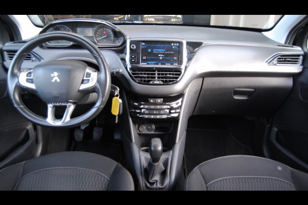 Peugeot 208 1.2 PureTech Allure Schuif/kanteldak! Apple Carplay Peugeot 208 1.2 PureTech Allure Schuif/kanteldak! Apple Carplay