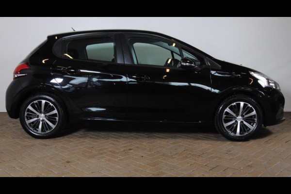 Peugeot 208 1.2 PureTech Allure Schuif/kanteldak! Apple Carplay Peugeot 208 1.2 PureTech Allure Schuif/kanteldak! Apple Carplay