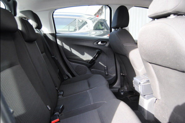 Peugeot 208 1.2 PureTech Allure Schuif/kanteldak! Apple Carplay Peugeot 208 1.2 PureTech Allure Schuif/kanteldak! Apple Carplay