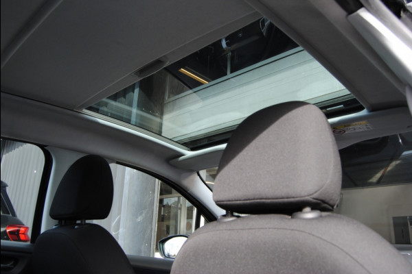 Peugeot 208 1.2 PureTech Allure Schuif/kanteldak! Apple Carplay Peugeot 208 1.2 PureTech Allure Schuif/kanteldak! Apple Carplay