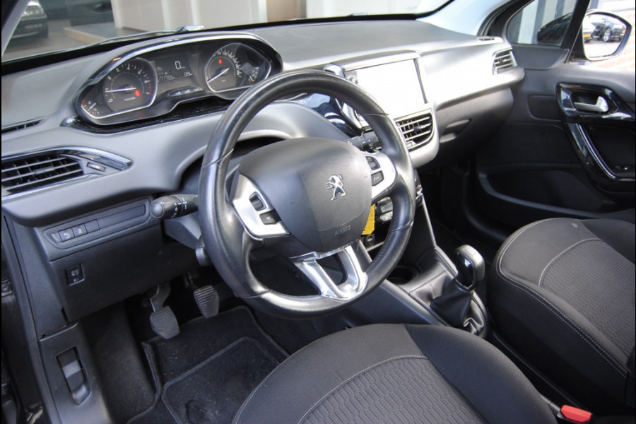 Peugeot 208 1.2 PureTech Allure Schuif/kanteldak! Apple Carplay Peugeot 208 1.2 PureTech Allure Schuif/kanteldak! Apple Carplay